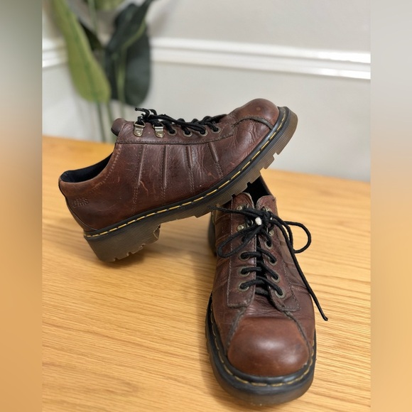 Dr. Martens Made in England  Brown Oxfords Men’s 10 Vintage Chunky Leather Shoes - Picture 2 of 12